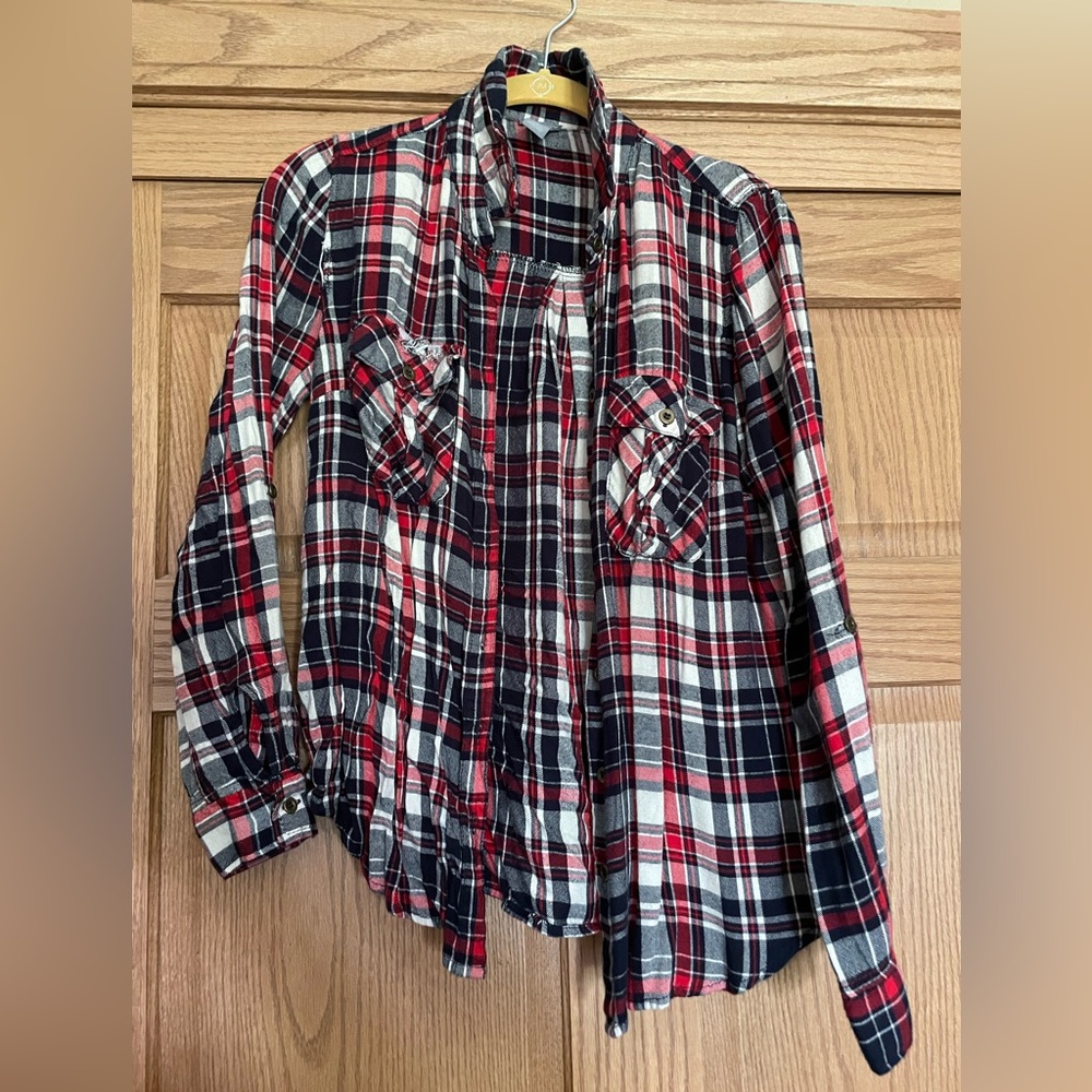 Women’s flannel, size small